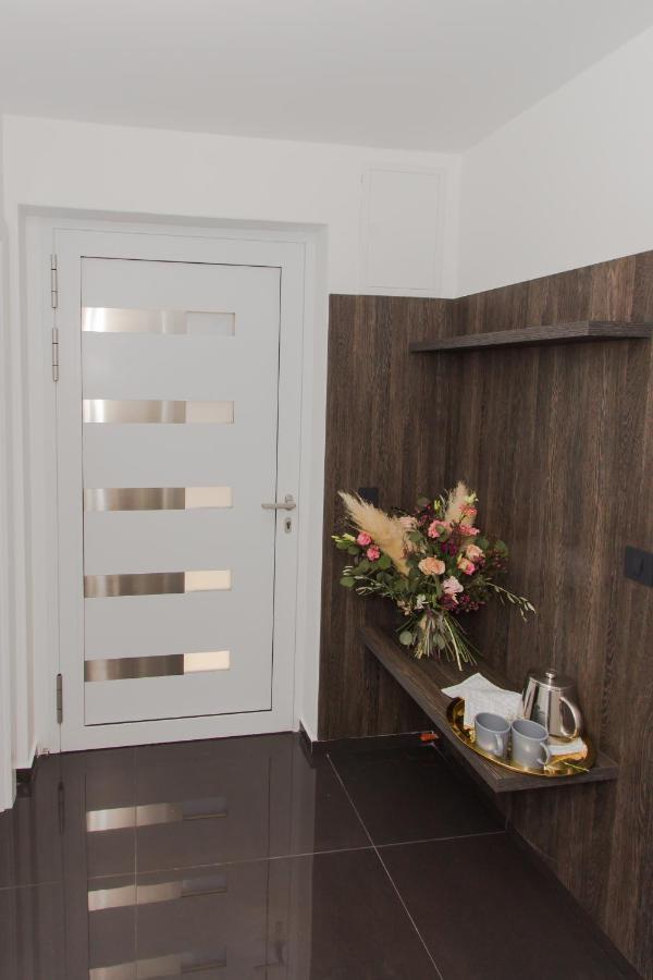 Alexandra Apartments Tribalj エクステリア 写真
