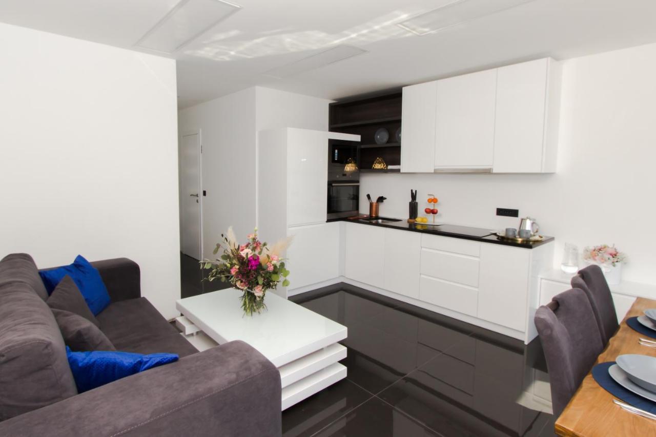 Alexandra Apartments Tribalj エクステリア 写真